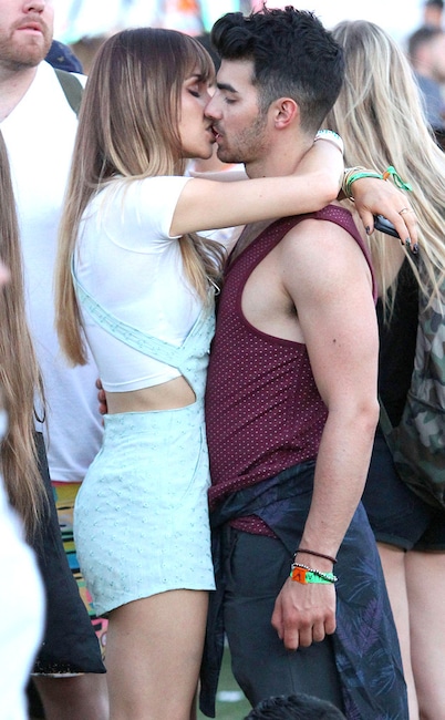 Joe Jonas, Blanda Eggenschwiler